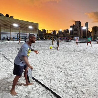 Rede Alpha Fitness apresenta Arena de Esportes de praia no terraço do Shopping Barra em Salvador