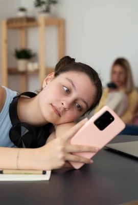 Inatividade física entre adolescentes preocupa especialistas e acende alerta para excesso de tempo em telas