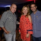 Marcílio Duarte (direita), Diretor de Marketing da Alpha, recebeu o empresário Joaquim Nery, da Central do Carnaval, na inauguração. Foto Eli Cruz
