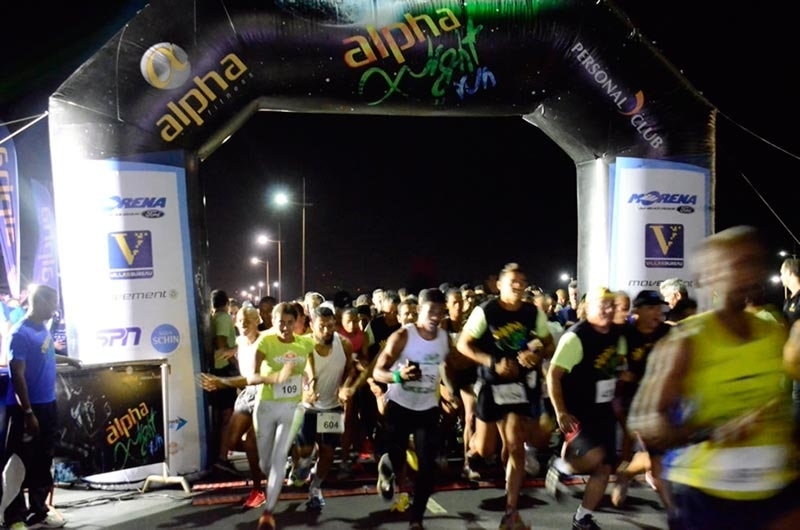 Alpha Night Run reúne 2 mil pessoas em Patamares