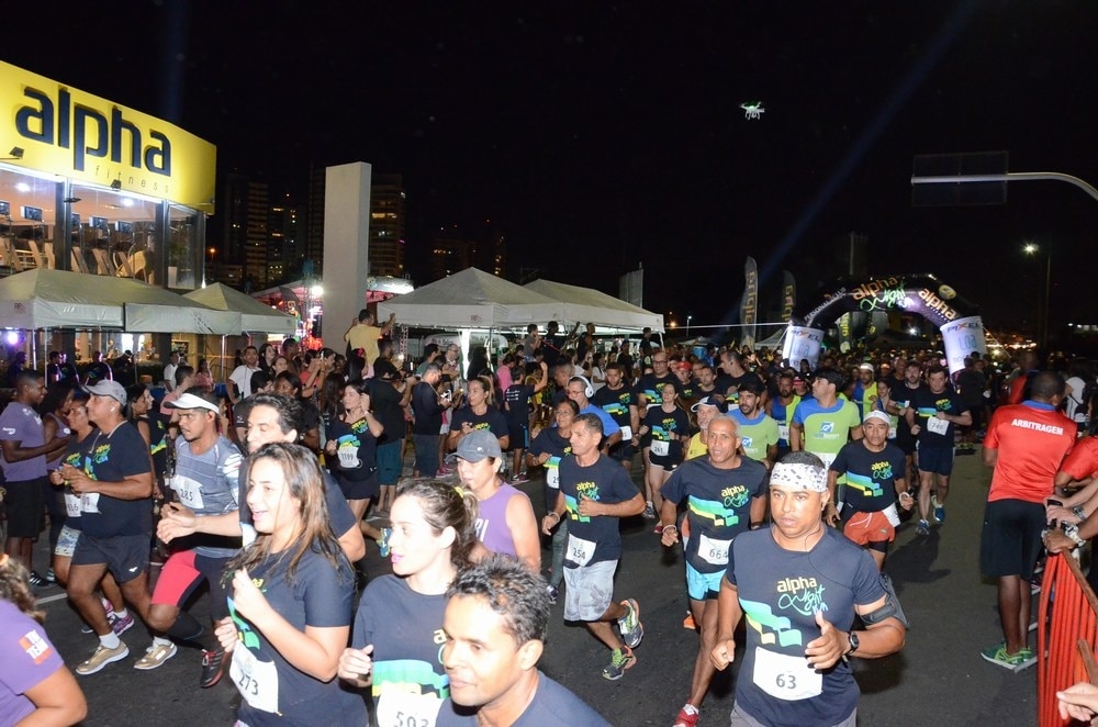 Alpha Night Run reuniu 2,5 mil pessoas na orla