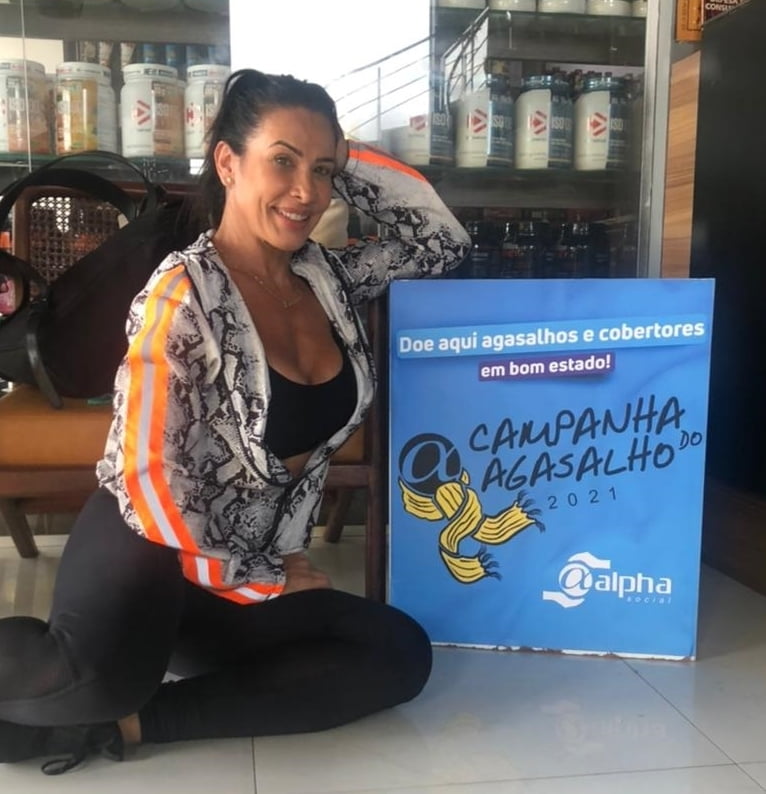 Scheila Carvalho é madrinha de Campanha do Agasalho
